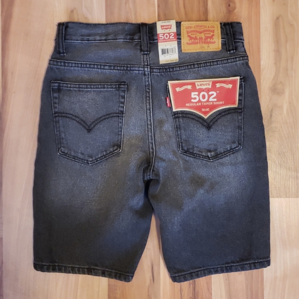 Levi jean shorts - Picture 2 of 3